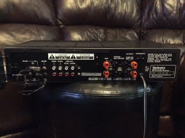 VINTAGE TECHNICS SA 130 AM FM STEREO RECEIVER AMPLIFIER in Stereo Systems & Home Theatre in City of Toronto - Image 9