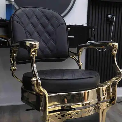 Hamitlon Dundas area barber hairdresser braider chairs or private room available for rent looking fo...