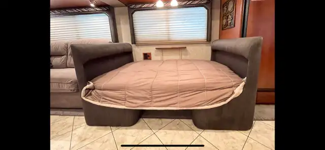 2010 Itasca Meridian 39GS – Cummins Diesel – Fully Serviced – Wa in RVs & Motorhomes in St. Albert - Image 8