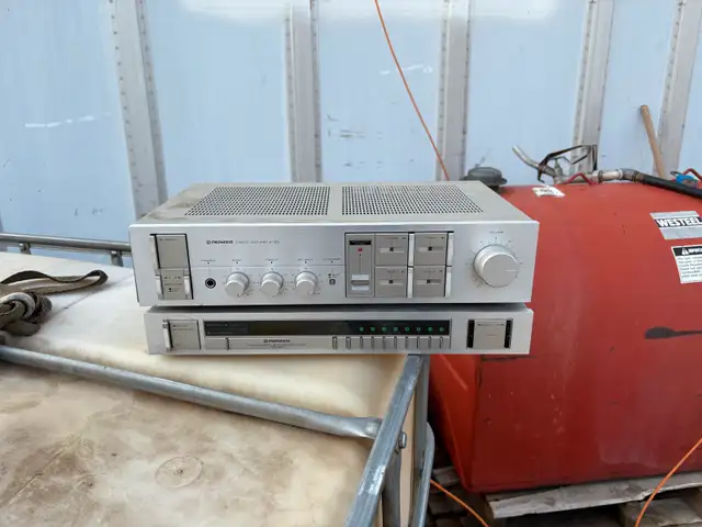 pioneer amp A-30 with synthesizer and 2 speakers62863271142913122