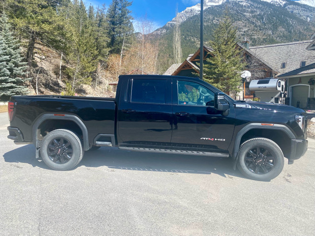 2024 GMC Sierra 3500 AT4 (6.6l V8) in Cars & Trucks in Banff / Canmore - Image 3