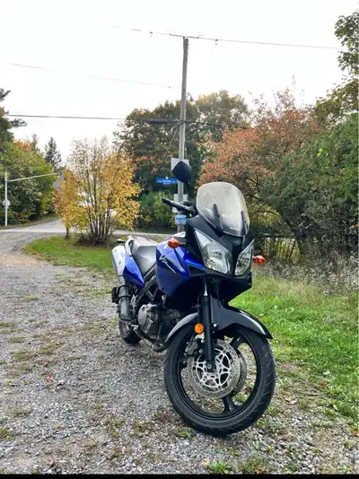Suzuki Vstrom 650 cc Year: 2006 In good condition. 59,000km Suitable for touring and street