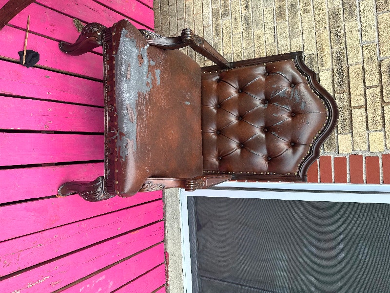 Free chair Free Stuff Windsor Region Kijiji