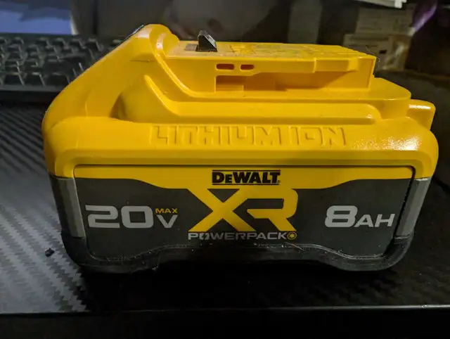 DEWALT 20V MAX XR 8Ah Battery