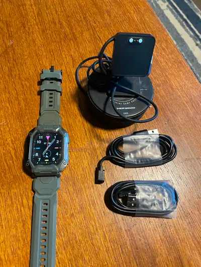 Bluetooth smart watch. Uses the Da Fit app and works great with iPhone. I assume it works on Android...