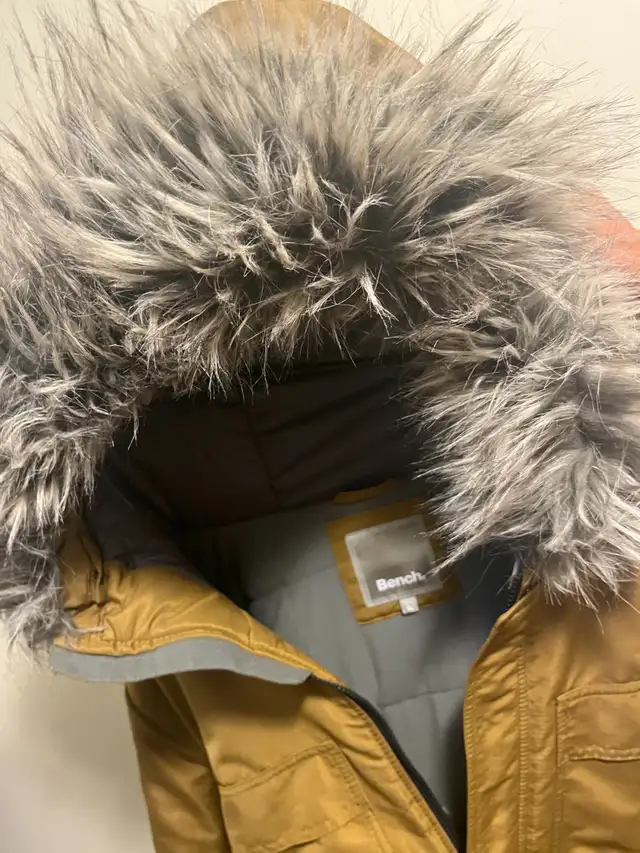 Men's Winter Jacket – “BENCH” Jacket. Size XL in Men's in Mississauga / Peel Region - Image 2