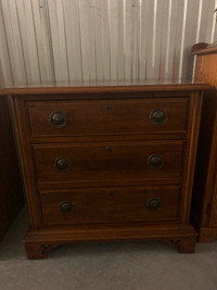 Solid wood 3 drawer dresser