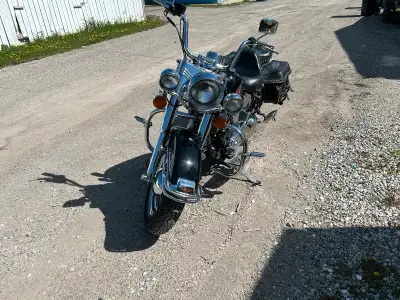 Feast your eyes on this 2000 Harley-Davidson Heritage, a true classic with 19,239 km on the clock! T...