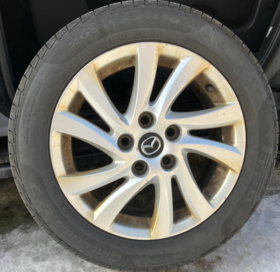 4 pneus d'été Pirelli Cinturato P7. Grandeur 205/55 R16. Usure 7/32 à 8/32. Sur jantes (mags) Mazda5...