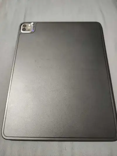 Excellent condition iPad Pro Cellular with M2 processor. 256gb storage with apple care plus till Sep...