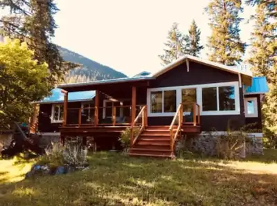 Three Bedroom Cottage at 6 Mile