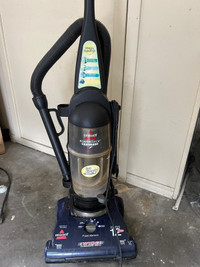 Bissel poweforce Bagless wet and dry vaccum.12amps