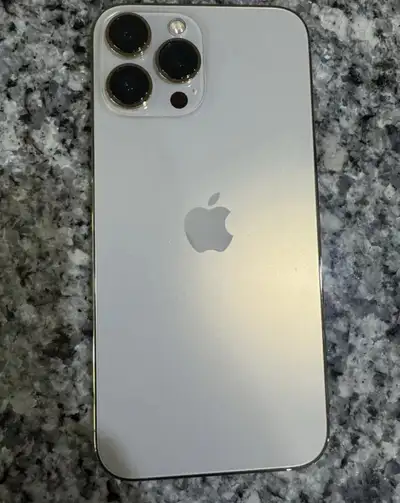 Phone is unlocked, golden color, 90% battery health, phone is working perfectly fine no issues whats...