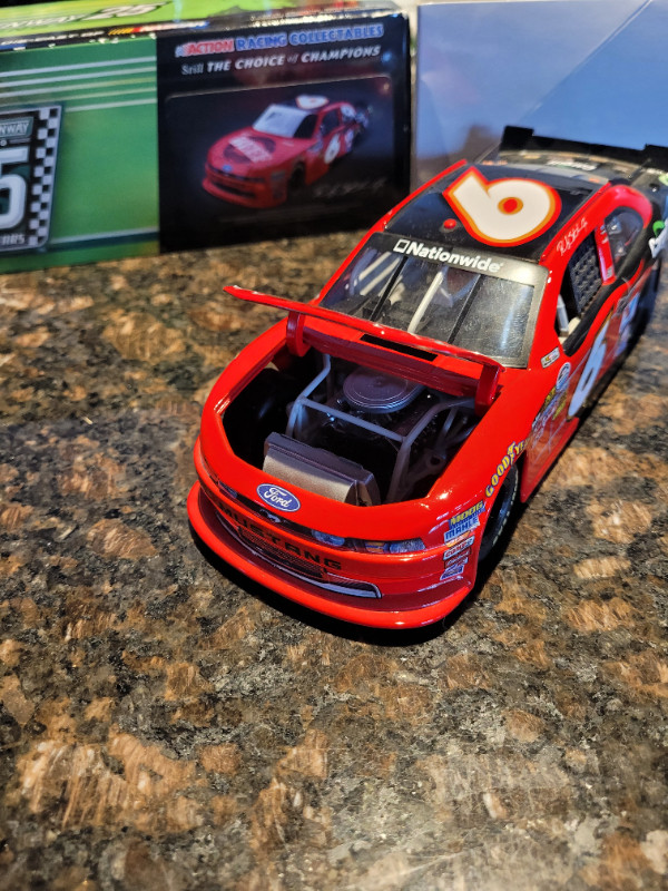 NASCAR Ricky Stenhouse Jr 1:24 diecast Cargill Ford Mustang in Arts & Collectibles in Calgary - Image 2