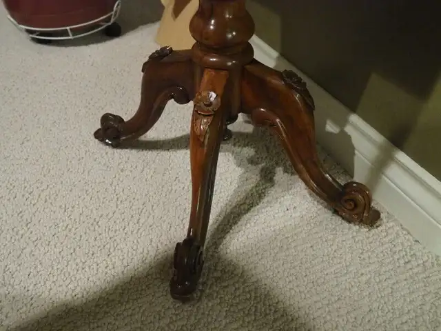 Antique Sewing  Table in Other Tables in Kelowna - Image 6
