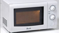 Avanti Microwave Oven 700-Watts Compact