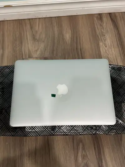 MacBook Pro 13” 2015 Display , View more