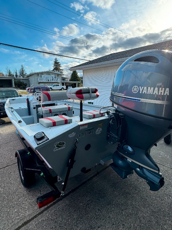 2019 Yamaha G3 Gator outboard jet boat for sale in Powerboats & Motorboats in Kitimat - Image 4