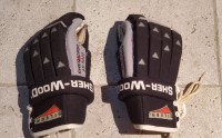 Hockey gloves (never used good for ice or ball hockey)