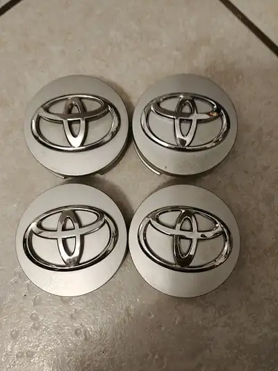 Toyota Highlander Solara Camry center cap 42603-AC040, set of 4 62 mm dia fit only orginal Toyota ri...