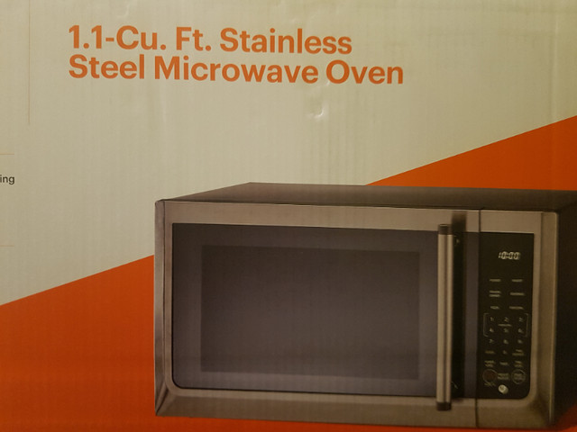 MICROWAVE OVEN 1.1 Cu Ft. STAINLESS. BRAND NEW IN THE BOX. VIDA in Processors, Blenders & Juicers in City of Toronto