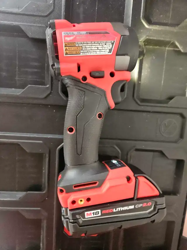 Brand new Milwaukee M18 Fuel 1/4" Hex Impact Driver with Battery in Power Tools in Ottawa - Image 3