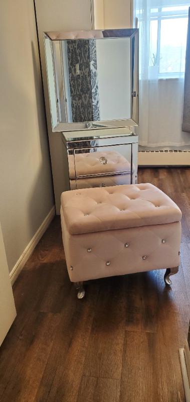 Lugino Accent chest,Linder faux leather storage ottoman,Mirror in Home Décor & Accents in Oakville / Halton Region - Image 3
