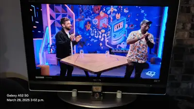 TV SONY XBR 40in, View more