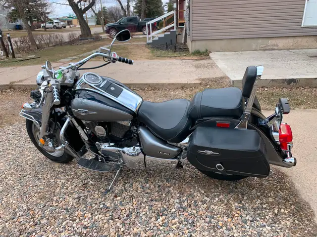 2005 Suzuki Boulevard c90 in Street, Cruisers & Choppers in Regina - Image 3