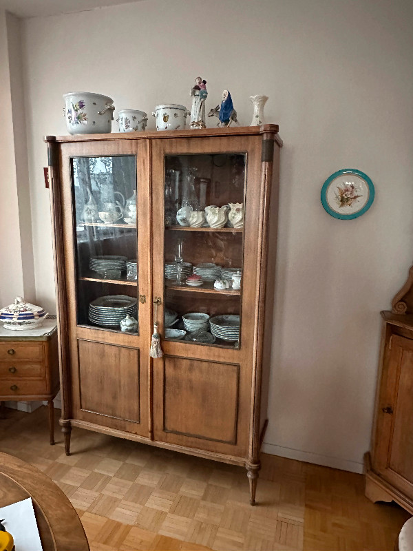 ANTIQUE FRENCH VITRINE MAHOGANY in Hutches & Display Cabinets in Ottawa