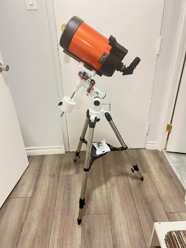Celestron 6”SE sct asian eq4 mount/tripod lower price Hobbies