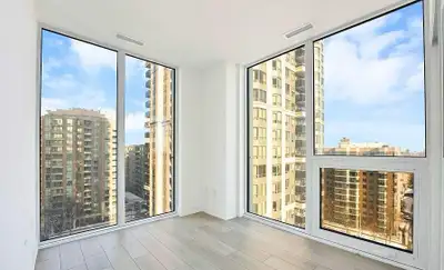 *Female Only* This is a room with private bathroom for lease in a 2 bedrooms 2 bathrooms Brand New C...