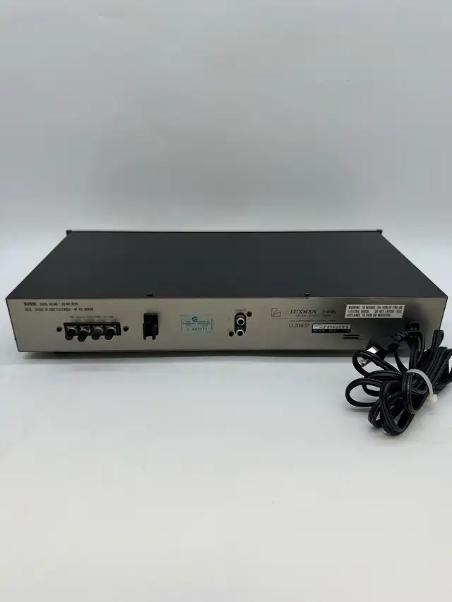 Luxman T-210L AM/FM Stereo Tuner Vintage Silver Tested Working  in Stereo Systems & Home Theatre in City of Toronto - Image 7