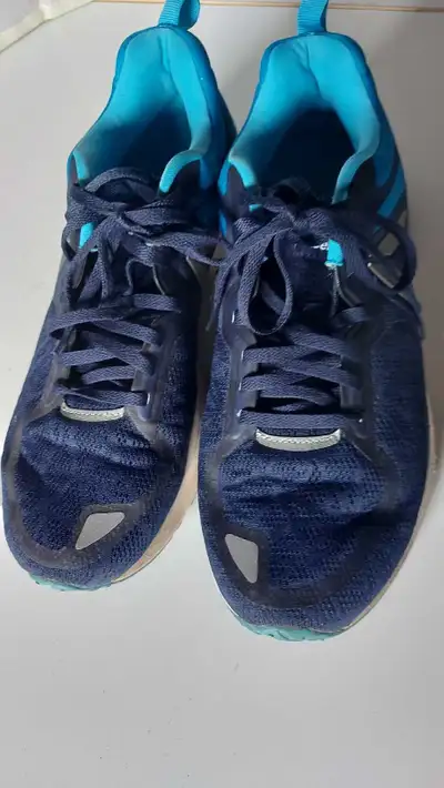 Reebok Distance 2.0 shoes Size 9.5, View more
