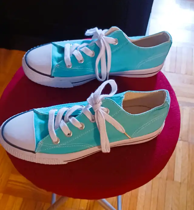 Tiffany Blue Running Shoes- Ardene Air Walk in Women's - Shoes in City of Toronto - Image 5
