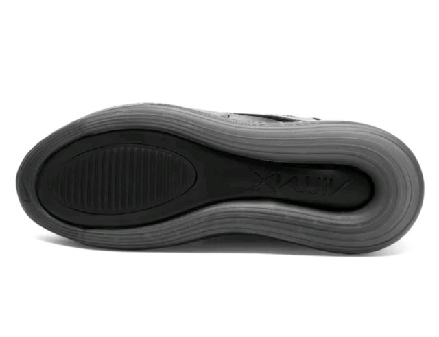 Nike Airmax 720 dans Chaussures pour hommes  à Laval/Rive Nord - Image 4
