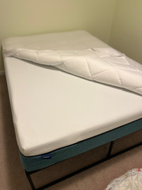 Queen mattress/bed frame