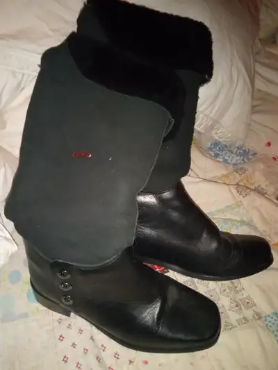 Pajar black boots size 7, View more