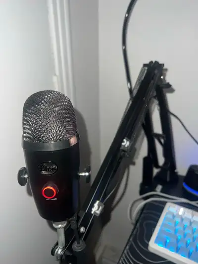  Blue yeti microphone with extended stand , View more