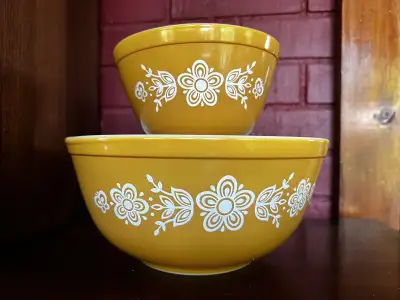 Vintage gold butterfly Pyrex nesting bowls 401 & 403 $45 for the set