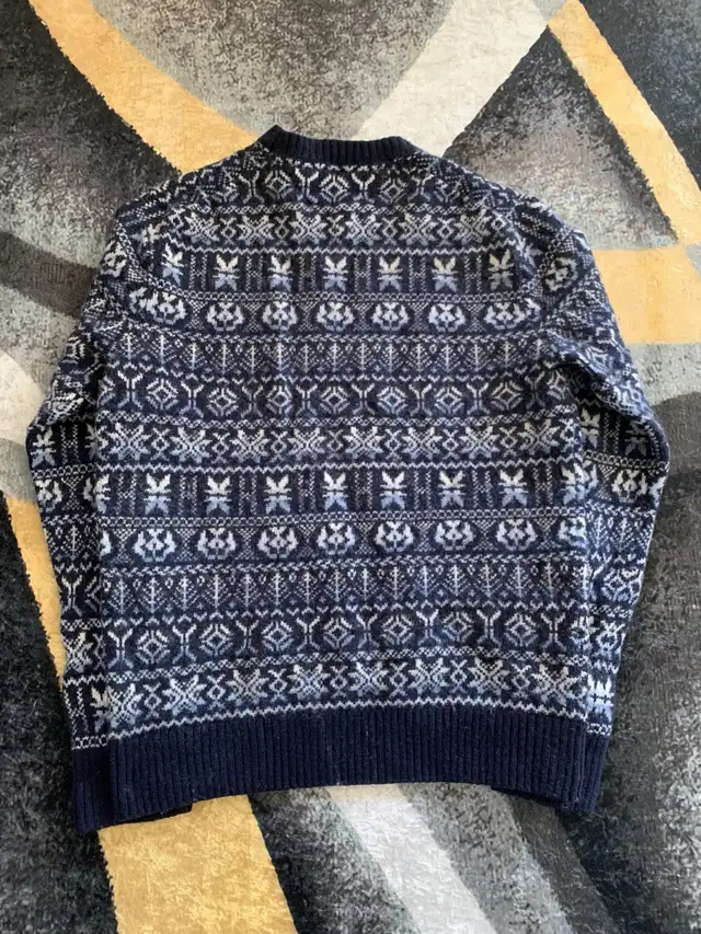 Tommy Hilfiger Sweater in Men's in Mississauga / Peel Region - Image 3