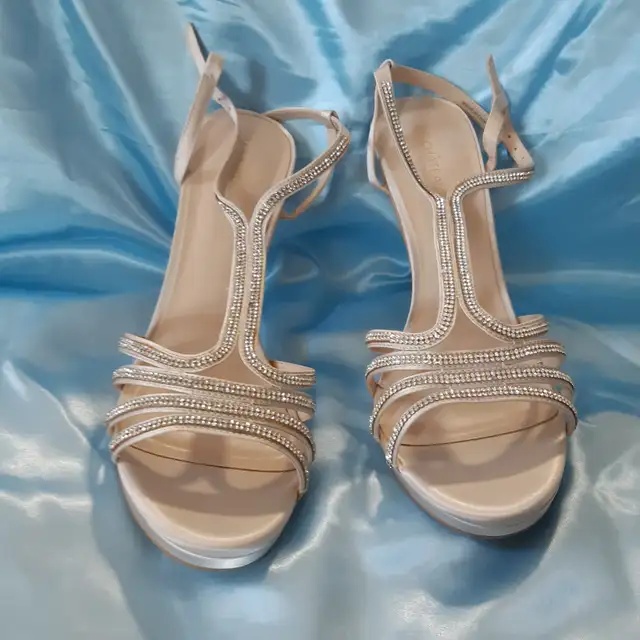 NEW never worn women’s size high heel shoes Size 10 in Women's - Shoes in Peterborough - Image 2