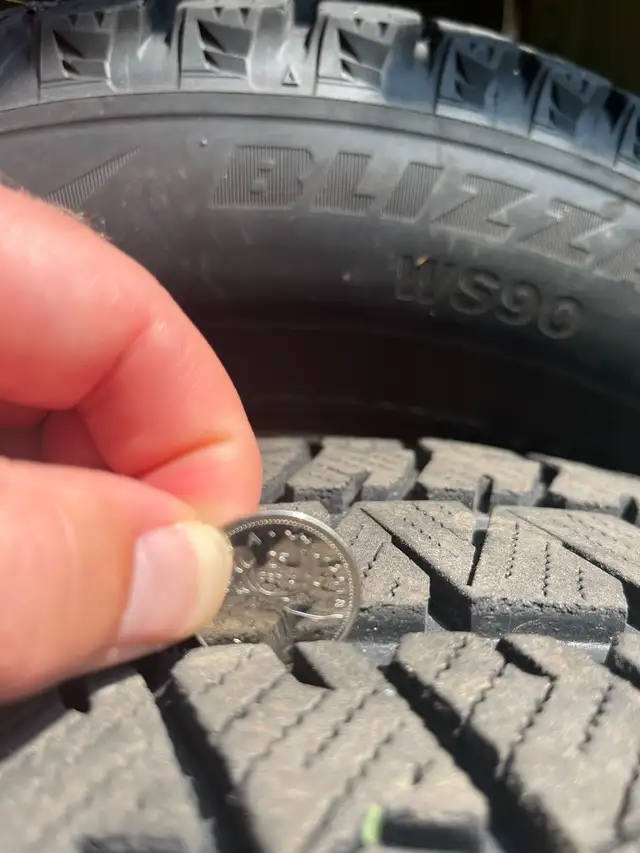 215/65/16 Bridgestone Blizzak winter tires on rims in Tires & Rims in Barrie - Image 10