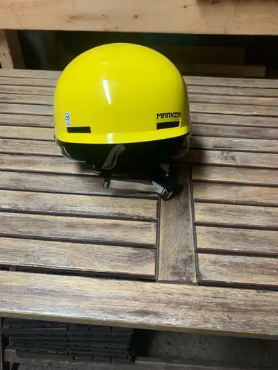 Casque enfant Marker modèle Kojo Taille 51-56 cm. En très bon état, porté quelques fois seulement.