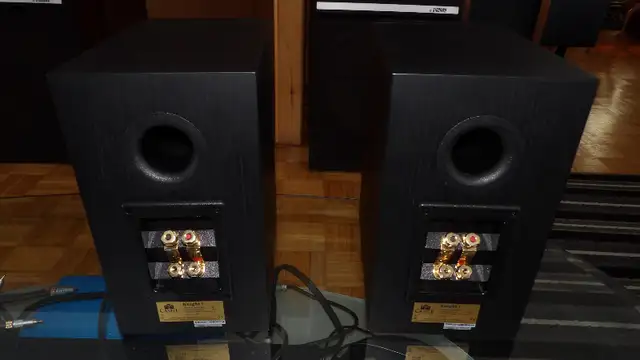 Castle Knight 1 speakers, CONSIDERING TRADES in Speakers in Gatineau - Image 4