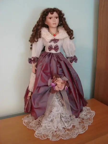 Poupée en Porcelaine neuve Julia Collection 22 pouces in Toys & Games in Granby - Image 4