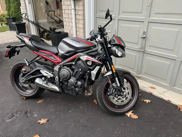 2020 Triumph street triple R 765 in Sport Bikes in Oshawa / Durham Region - Image 4