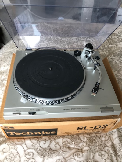 Vintage Technics SL-D2 – Direct Drive Turntable, View more