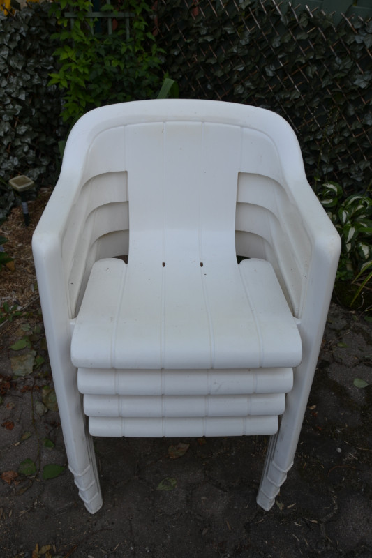 Fauteuil de jardin blanc en résine dans Mobilier pour terrasse et jardin  à Ville de Québec - Image 2