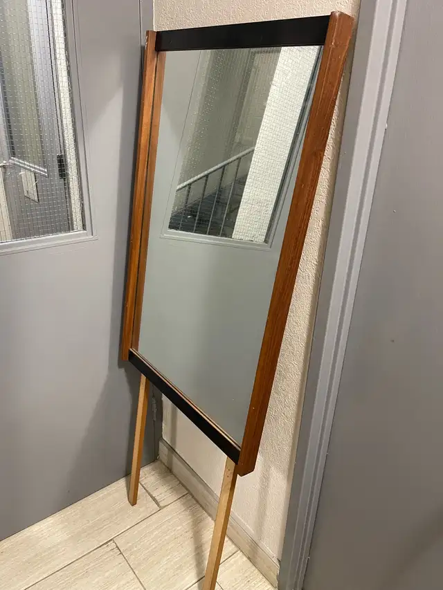 Wooden Mirror in Home Décor & Accents in Ottawa - Image 3